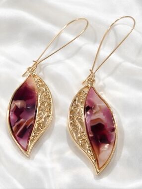Gold Leaf Pink Marbled Dangle Earrings – Elegant Women Statement Fashion Jewelry
